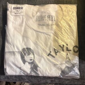 Taylor Swift White Short Sleeve Tee